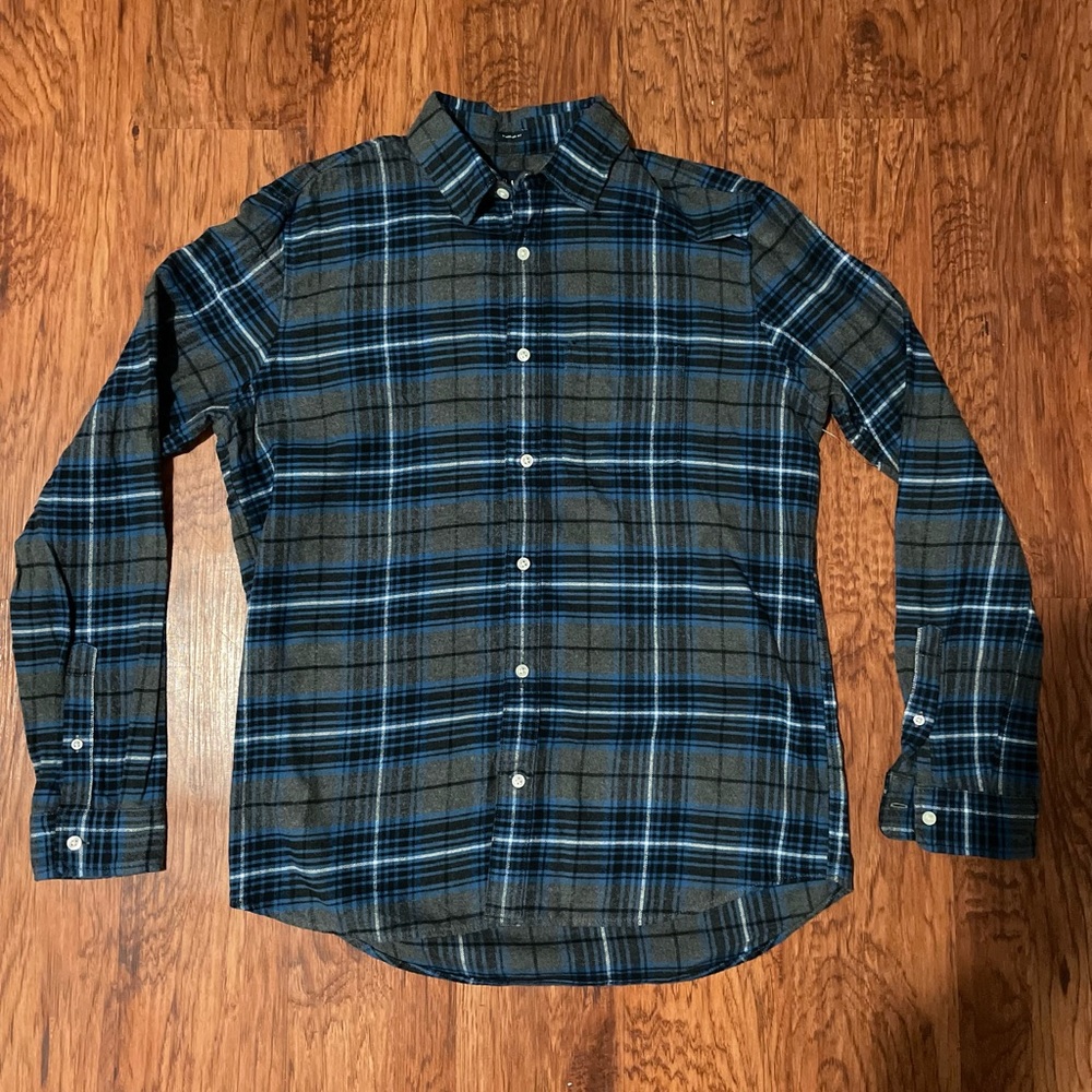GAP Men's Blue and Gray Flannel Plaid Shirt. Size M. NWOT